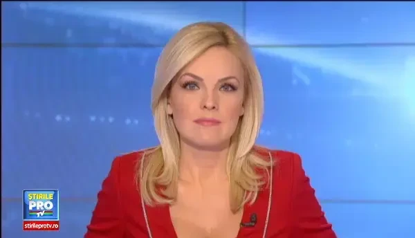 Cele mai traznite tinute, la un carnaval din Busteni. Petrecerea are o traditie veche de aproape 20 de ani