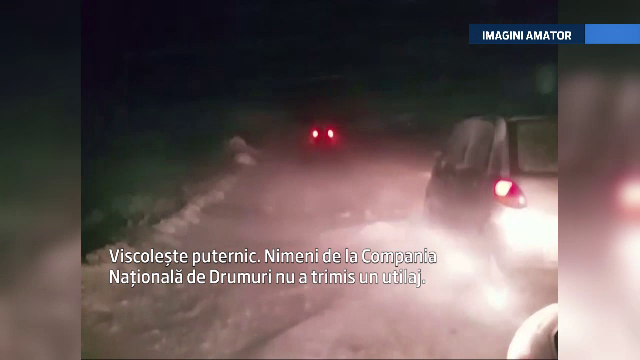 Noapte de cosmar: 20 de masini blocate de nameti intre Tulcea si Galati. Autoritatile locale dau vina pe CNADNR