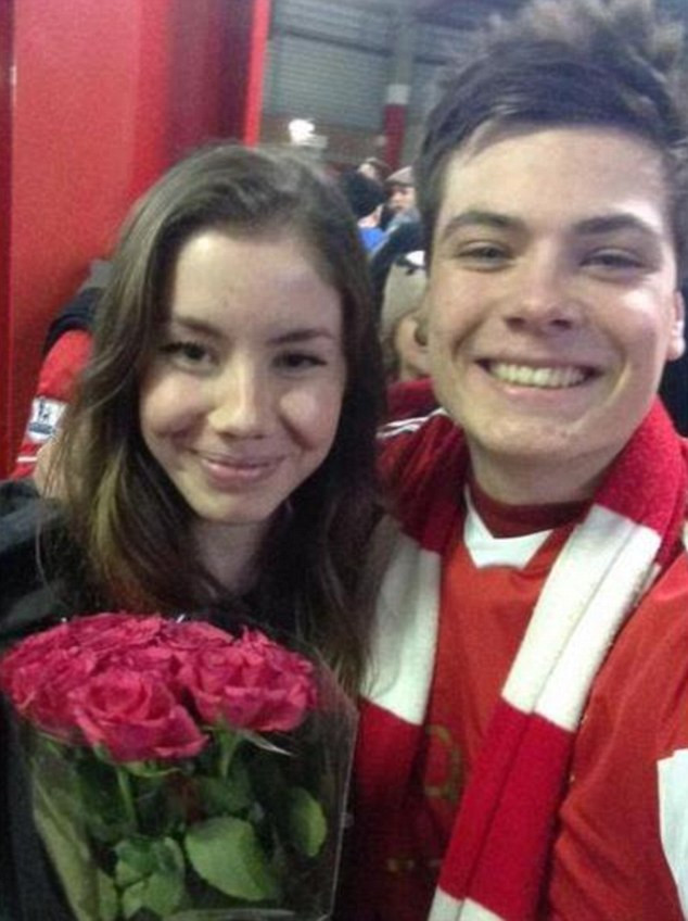 S-a indragostit la un meci de fotbal. Cum a ajutat clubul Southampton un fan sa se intalneasca cu femeia vazuta pe stadion