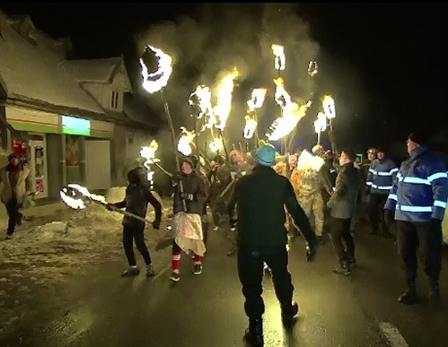 "Spartul Caprelor", traditie straveche din Bacau organizata sub supravegherea jandarmilor. Ce i-a suparat pe batranii satului