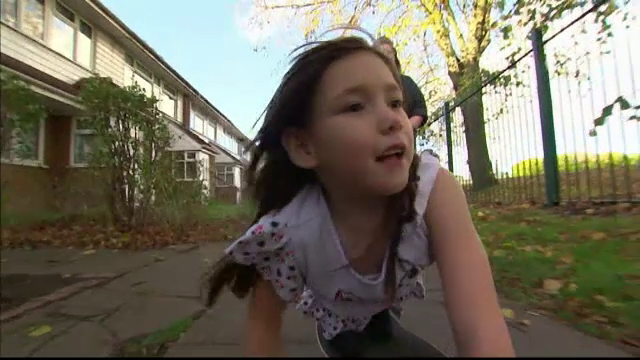 Exemplul dat de o fetita de 7 ani, cu picioarele amputate. Cu ce i-a uimit pe medici si parinti