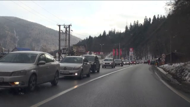 Traficul rutier pe Valea Prahovei, mai lejer in vacanta ca intr-o zi de duminica. Ce i-a "speriat" pe turisti