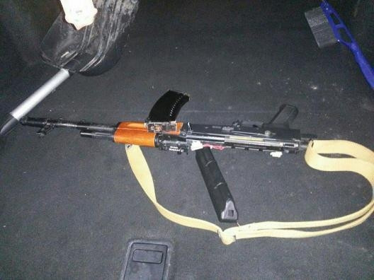 Au amenintat un taximetrist cu un "Kalasnikov", suparati ca acesta i-a depasit. Ce surpriza mare a avut politia, ulterior