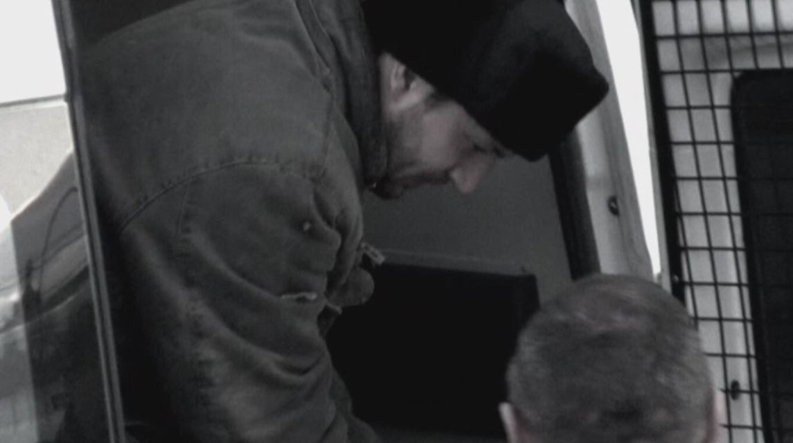 Preotul din Botosani care si-a ucis tatal de Revelion a fost arestat preventiv. Barbatul risca 15 ani de inchisoare