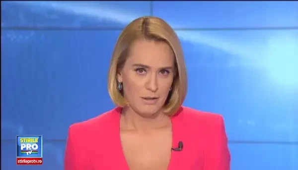 Patriarhia Romana s-a pregatit pentru Boboteaza. La Constanta, tinerii au inotat dupa crucile de lemn aruncate in Dunare