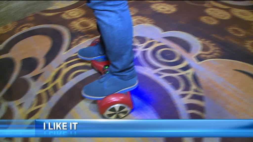 La CES 2015, gadgeturile sunt ca din filmele S.F. S-a lansat telefonul a carui carcasa isi repara singura zgarieturile