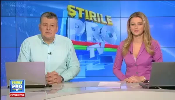 TRADITII SI OBICEIURI DE BOBOTEAZA. La malul marii zeci de voluntari au umplut 130.000 de sticle cu apa sfintita