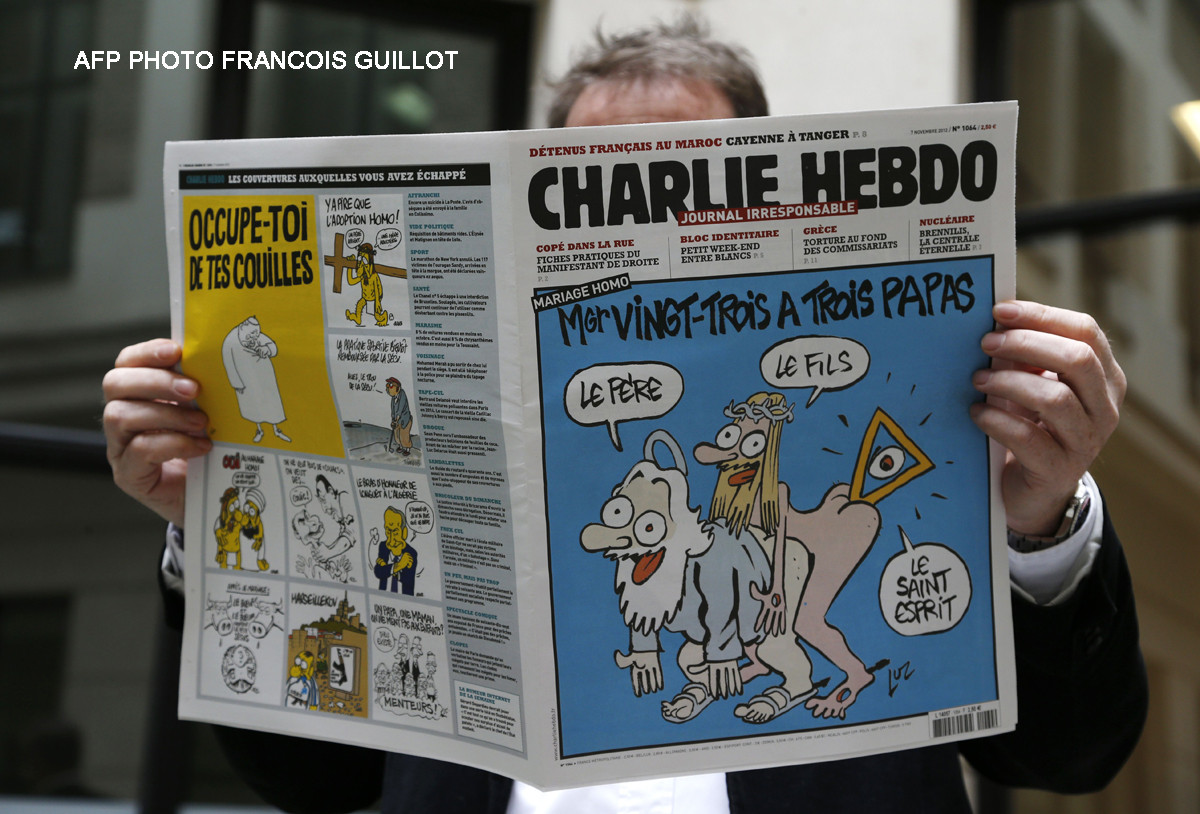 Charlie Hebdo caricaturi cu catolici