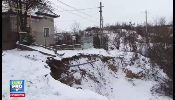 Amenintati de hau. Mai multe familii din Turda sunt in mare pericol