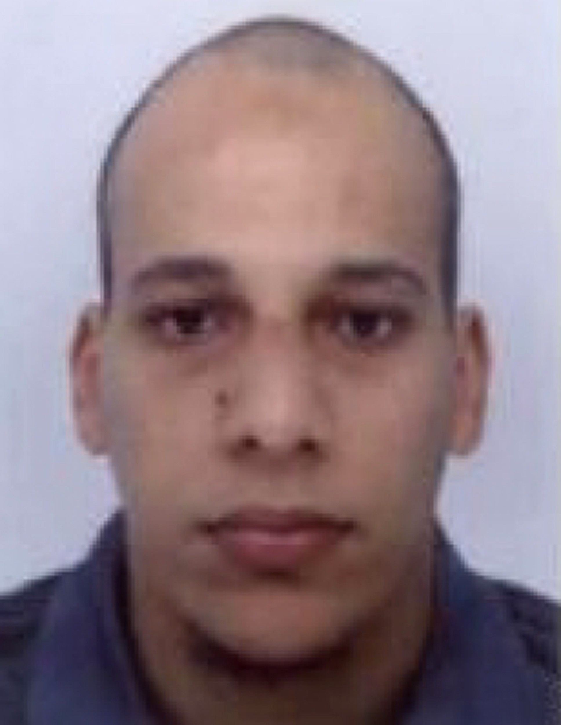 Teroristii francezi ar fi folosit site-uri pentru adulti pentru a comunica. Ce au gasit politistii in calculatoarele lor