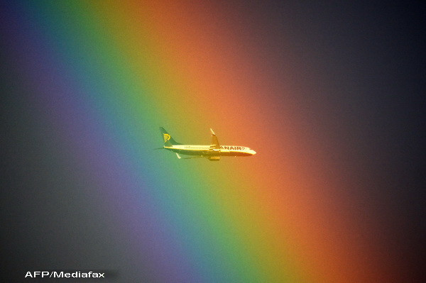 Cele mai sigure doua companii low-cost din Europa zboara si in Romania. Cum au reusit sa atraga milioane de calatori in 2014