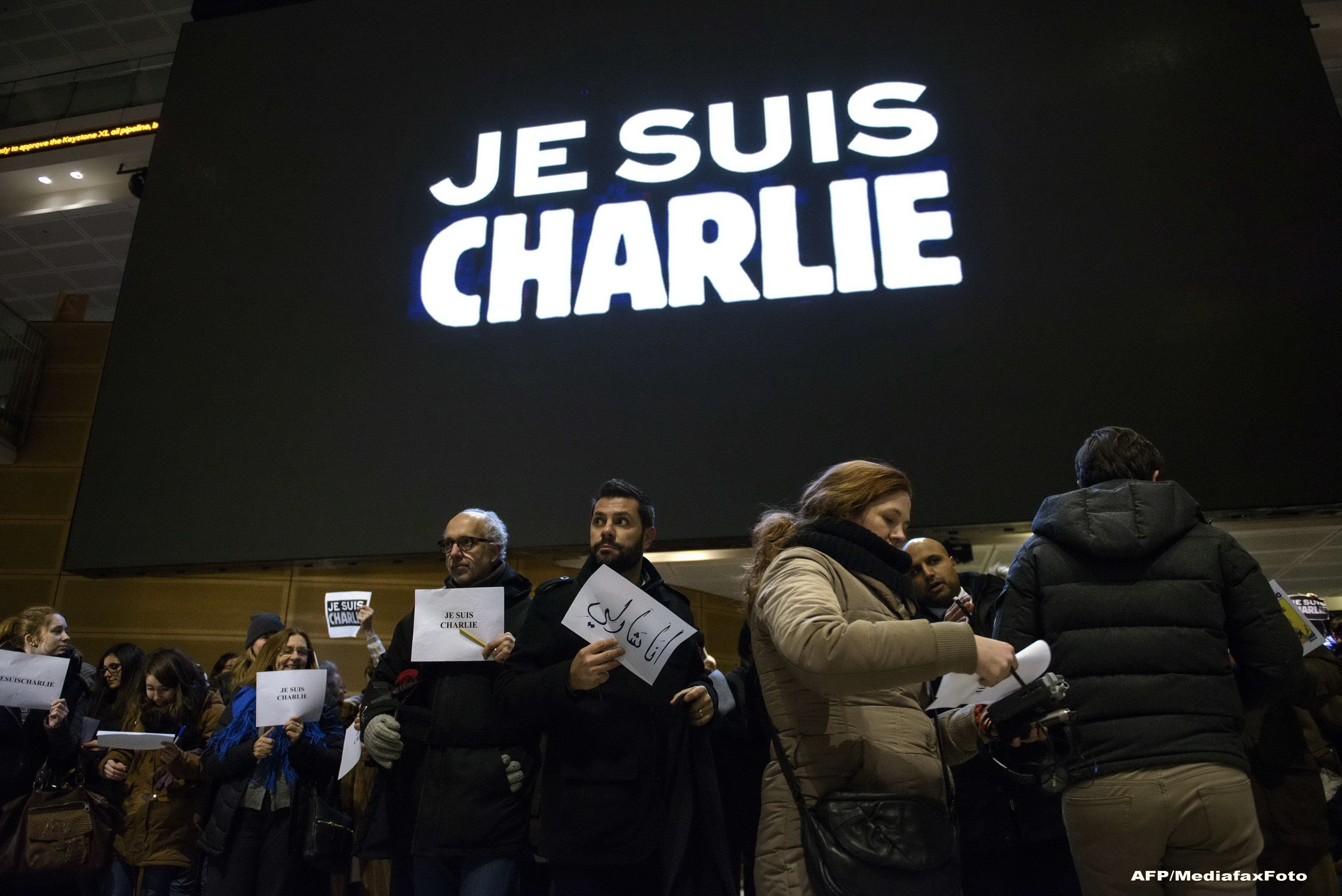 Charlie Hebdo scoate un numar special, la un an dupa atentatul soldat cu 12 morti. Cum arata coperta saptamanalului satiric