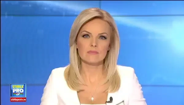 ANIMATIE GRAFICA. Momentul in care un sofer de autocar reuseste sa evite in ultima clipa un accident tragic