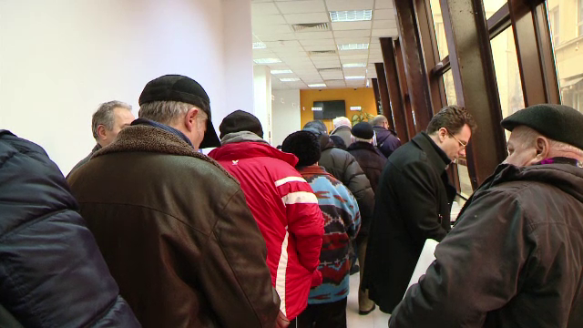 Cozi uriase la ghiseele din Timisoara. Taxe si impozite reduse pentru cei care le achita pana la 31 martie