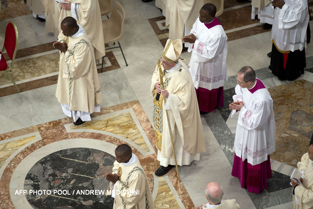 Papa Francisc merge in cea mai periculoasa tara pentru un suveran pontif. Va fi aparat de soldati din 3 armate