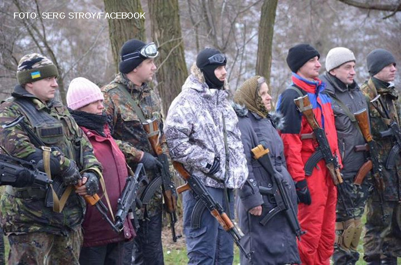 batranica din UCraina care trage cu arma