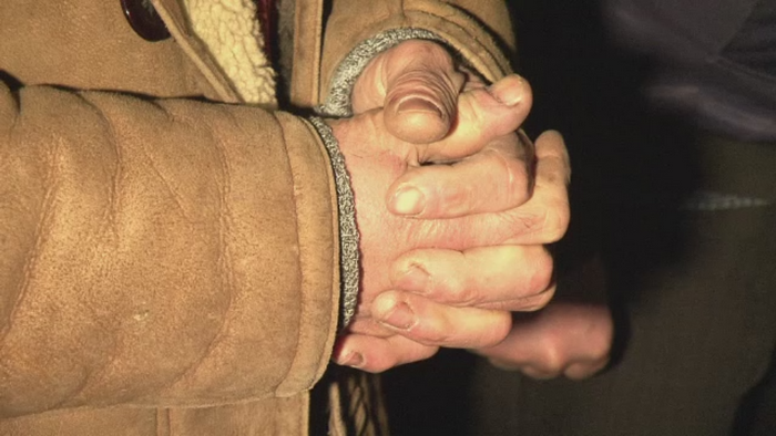 Un barbat din Bacau a fost arestat iar pentru crima. "Pana cand n-a mai miscat. Ma gandeam ca daca se trezeste, imi da el"