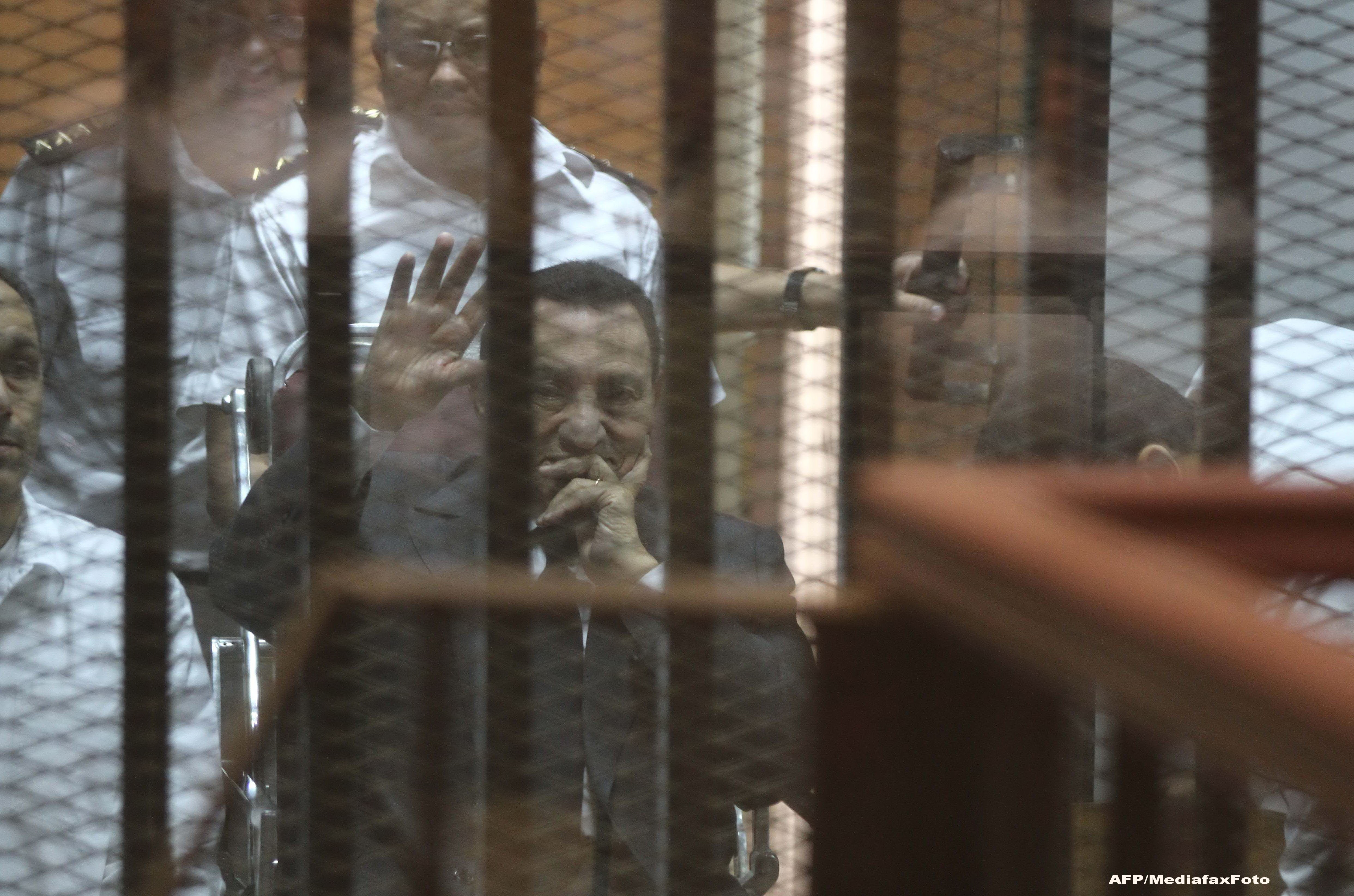 Fostul dictator al Egiptului, Hosni Mubarak, va fi rejudecat, dupa ce Curtea de Casatie i-a anulat condamnarea