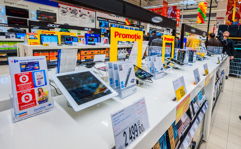 Parlamentarii vor DIN NOU sa inchida magazinele duminica. Cum au ajuns liberalii sa se opuna liberalizarii shopping-ului