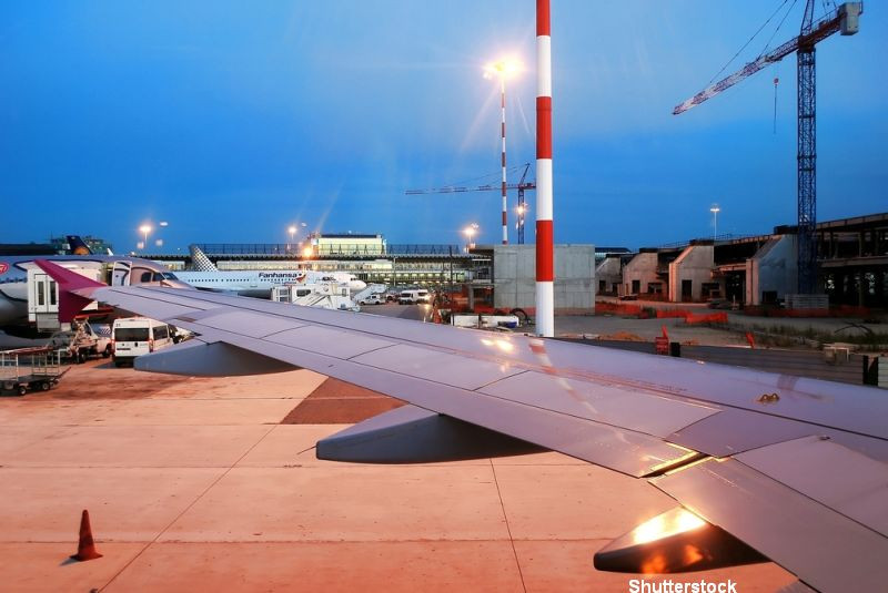 Alerta cu bomba pe aeroportul Roma-Fiumicino. Pasagerii unui zbor cu destinatia Viena au fost evacuati