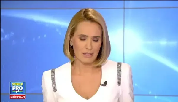 Mana muzei lui Eminescu, pazita de politistii galeteni. Autoritatile au horatat sa o amplaseze numai la festivitati