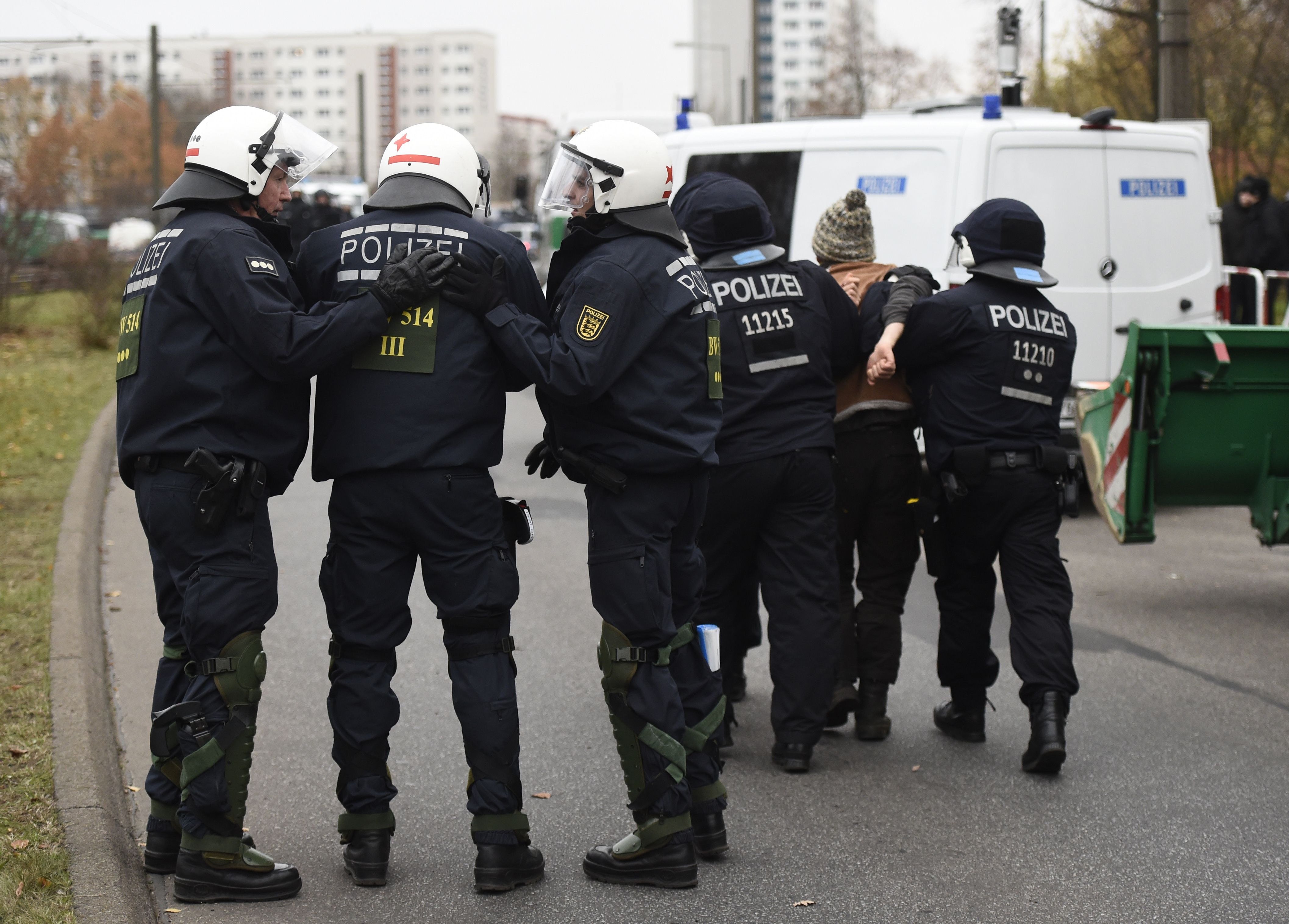 Razie anti-terorista in Berlin. Politistii nemti au facut 10 perchezitii si au arestat un turc de 41 de ani