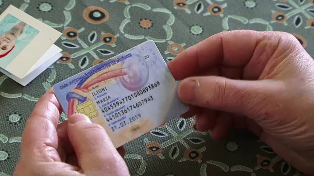 CNAS a tiparit 30.000 de carduri de sanatate pentru decedati. Cum se scuza oficialii: "Cardurile nu au ajuns in posesia lor"