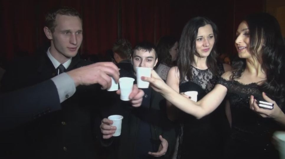 Sarbatoare cu repetitie. Studentii basarabeni din Galati au sarbatorit din nou, vineri seara, Revelionul pe rit vechi