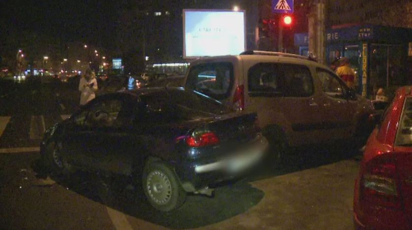 Un sofer cu o alcoolemie de 1.8 la mie a provocat un accident in lant in Capitala. Explicatia tanarului de 26 de ani