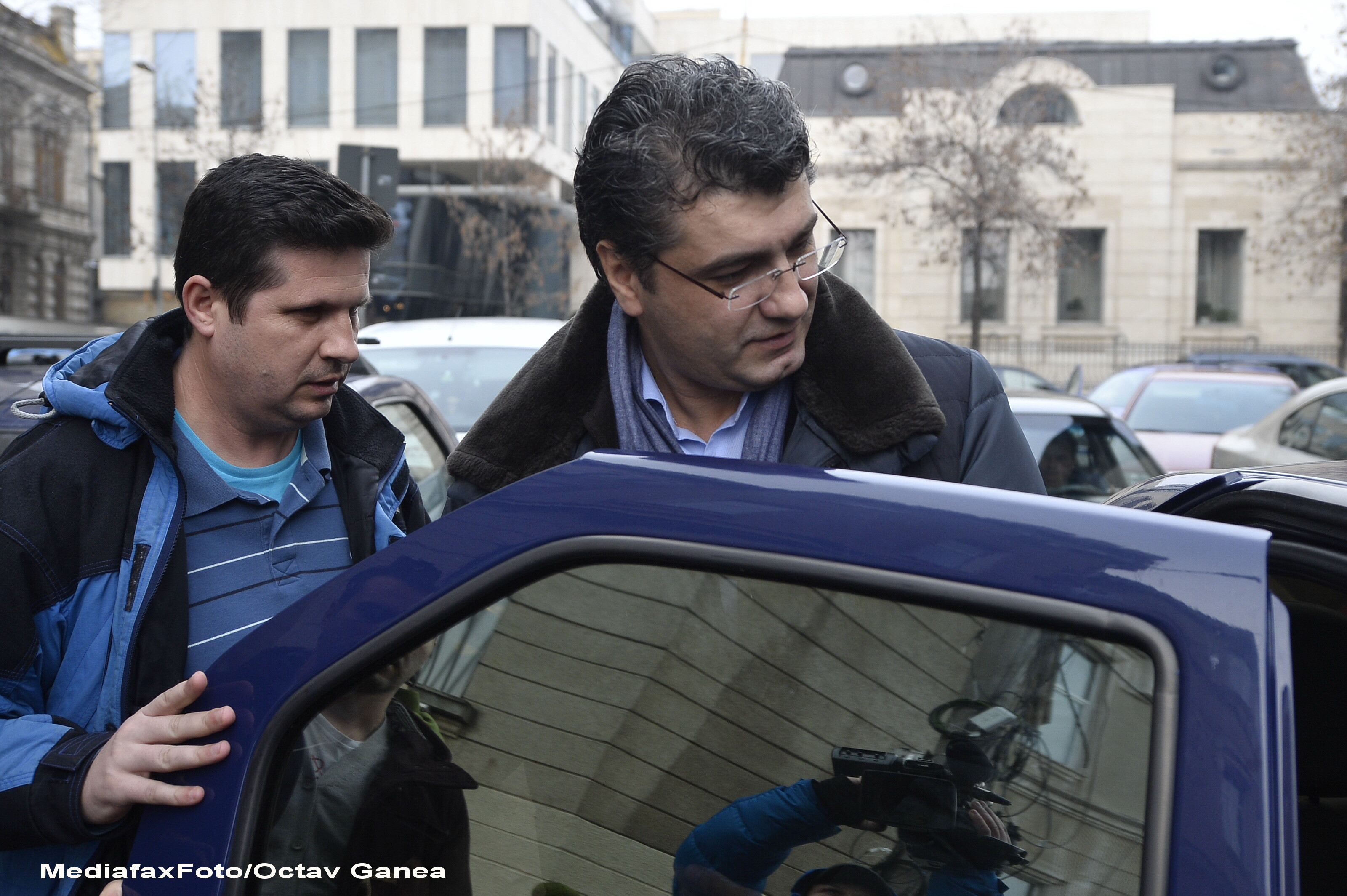 Fostul secretar de stat in Ministerul Justitiei Ovidiu Putura a fost retinut. E acuzat de dare de mita si trafic de influenta