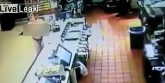 Spectacol imposibil de uitat, la McDonald's. Cum a aparut o femeie in restaurant, in mijlocul zilei. VIDEO
