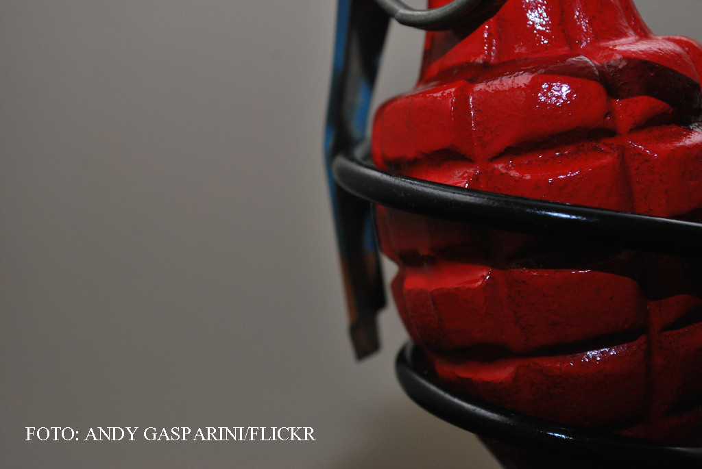 Tara unde o grenada costa doar DOI LEI. Unele dintre armele folosite aici sunt facute in tari din estul Europei