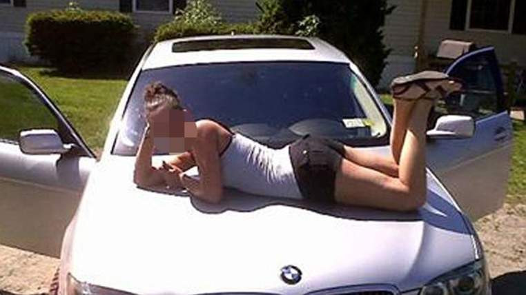 O femeie din SUA va primi despagubiri de 134.000 de dolari dupa ce FBI-ul a creat un cont fals de Facebook cu pozele ei