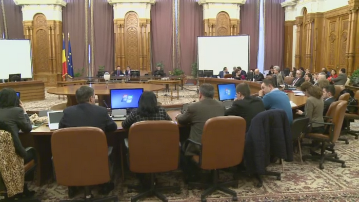 Dispute mari in Parlament pe tema falimentului personal. "E greu sa crezi ca toti romanii isi vor pune INSOLVENT pe frunte"