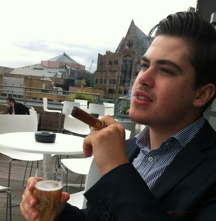 Extravagante pe banii investitorilor. Un tanar care se credea "Lupul de pe Wall Street" a ajuns la inchisoare