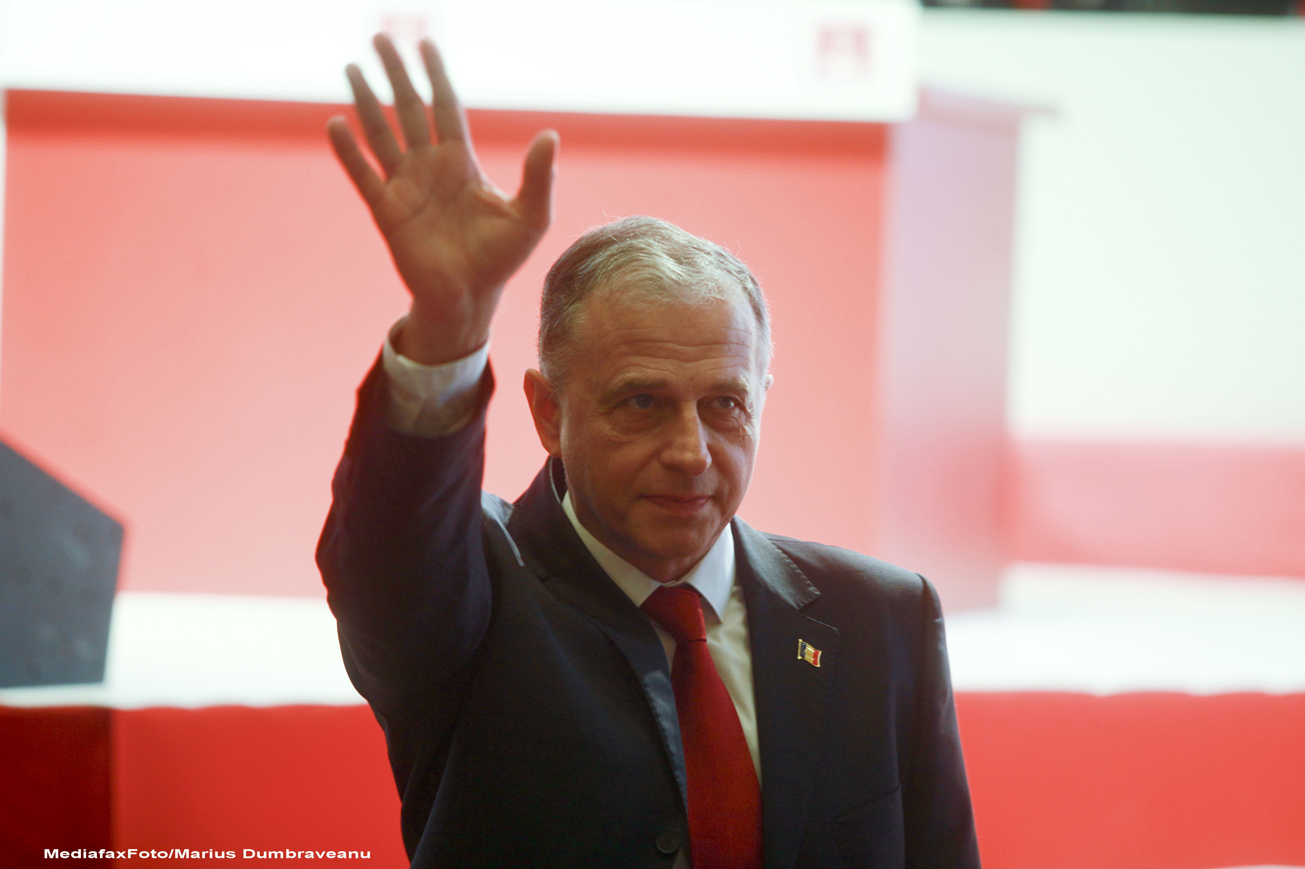 Mircea Geoana anunta ca va candida la congresul PSD. Liviu Dragnea: "Domnul Geoana este un mincinos, din pacate"