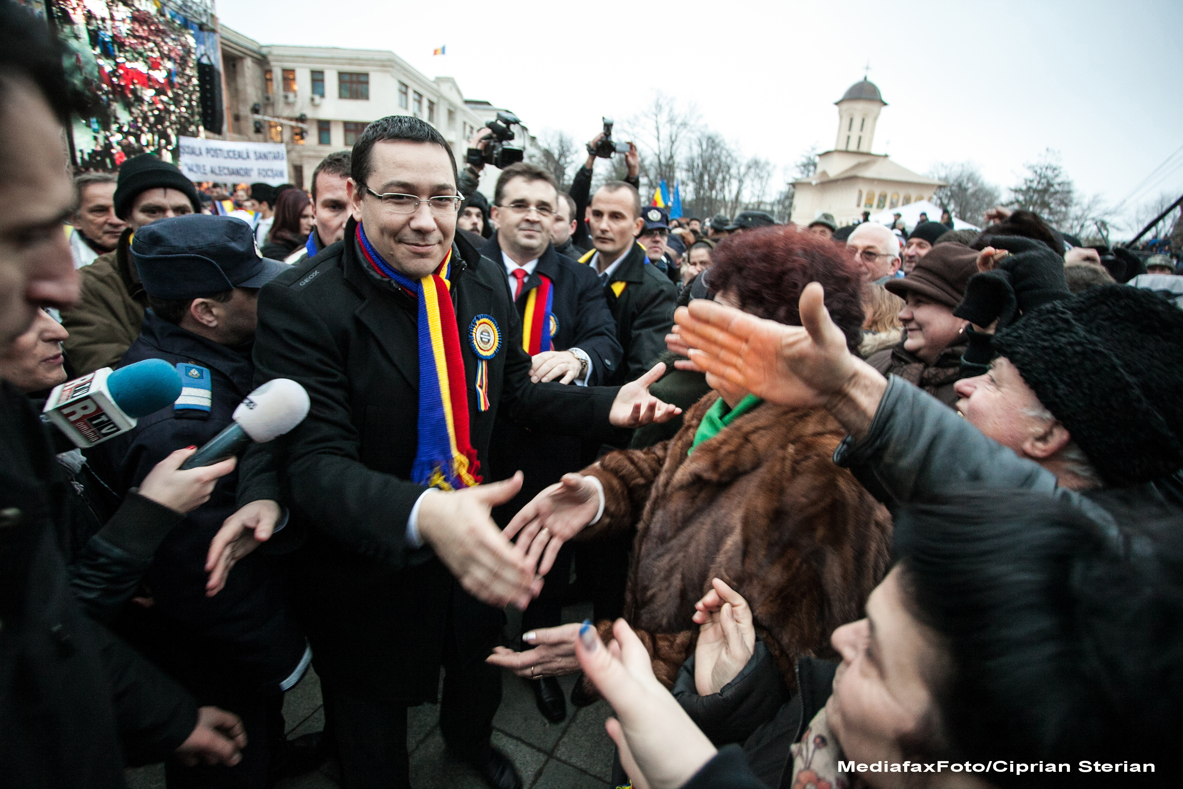 Un membru PSD il sfatuieste pe Victor Ponta sa nu vina de Ziua Unirii in Iasi fiindca ar putea fi fluierat