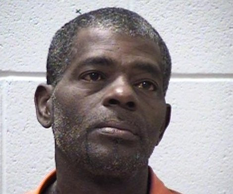 Cruzimea lui i-a ingrozit pe anchetatori. Un barbat din SUA si-a batut iubita cu un catelus, pana cand animalul a murit