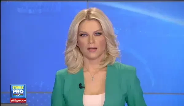 STIRI EXTERNE PE SCURT. Putin, la demonstratia unui robot de lupta.Un lider anti-islam a demisionat dupa ce a pozat ca Hitler