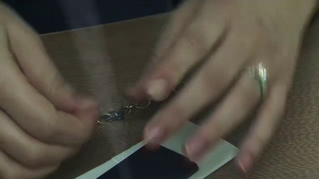 Metoda prin care doua persoane au inselat trei case de amanet. Prejudiciul in dosar se ridica la 18.000 de lei