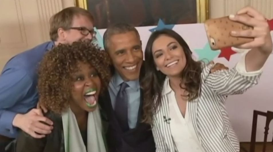 Moment stanjenitor pentru Barack Obama in timpul unui interviu cu vedetele YouTube: "Stii ceva ce eu nu stiu?"