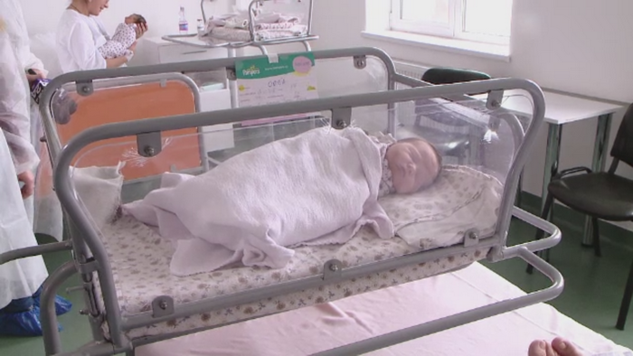 Medicii atrag atentia asupra nasterilor repetate prin cezariana. Situatiile in care pot fi fatale pentru mama si copil