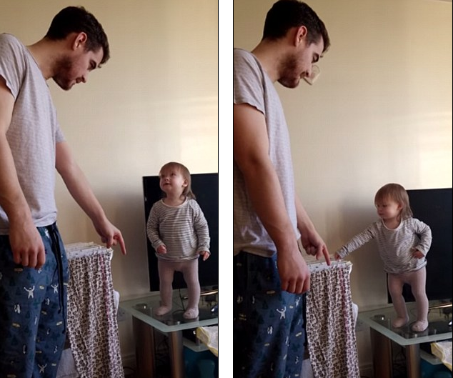 O fetita se cearta cu tatal ei, desi nu poate inca sa vorbeasca. Filmarea a devenit un viral pe internet. VIDEO