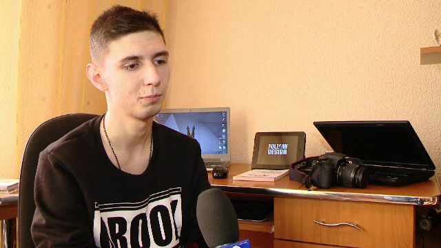 Povestea de succes a lui Masy, tanar pasionat de grafica. Cum a ajuns sa lucreze cu artisti straini inainte de a-si da Bacul