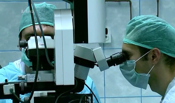 Medicii romani au ajuns sa faca lunar naveta in strainatate. Cu cat e platita o garda de 24 de ore in Marea Britanie