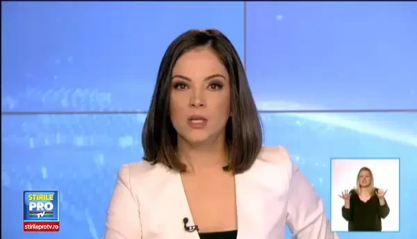 Patru tineri din Cluj au ajuns cu masina in raul Nadas. Victimele au avut nevoie de interventia pompierilor