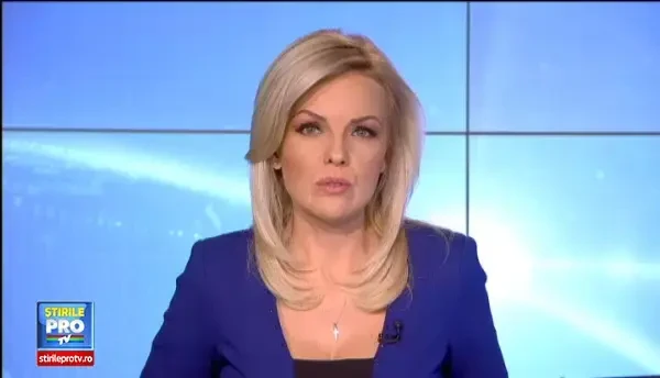 Familia a alungat-o pentru ca nu a vrut sa-si abandoneze fetita in spital. Drama mamei care traieste cu copila intr-o baraca