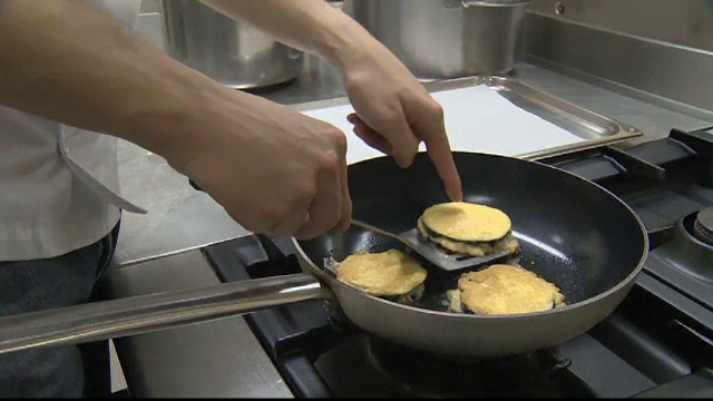 Preferintele culinare ale Papei Francisc. Suveranul Pontif e innebunit dupa dulce de leche, sustine bucatarul Vaticanului