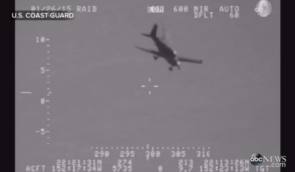 Imaginile terifiante care surprind prabusirea unui elicopter in ocean. Ce a facut pilotul cand a ramas fara combustibil