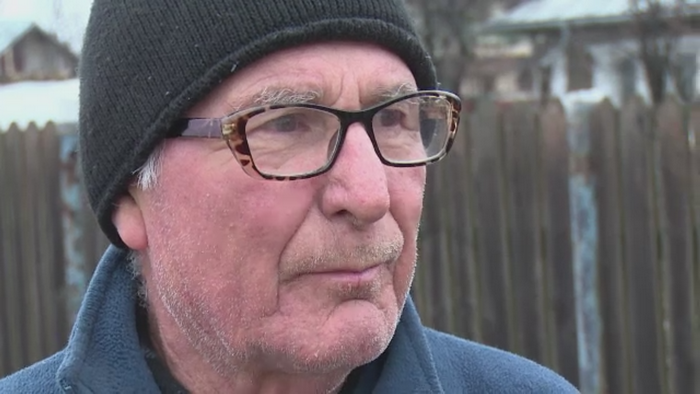 Si-a pierdut sotia si apoi toti banii. Un barbat de 82 de ani, din Dambovita, a fost jefuit in propria casa